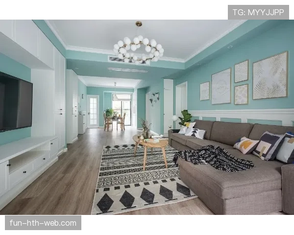 刷到拉莫斯家客厅照，沙发一张就能买下我整栋楼