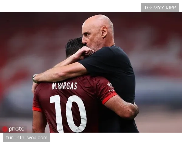 埃琳·安德森随手掏出一块表就比我一年工资贵，我真的凉了