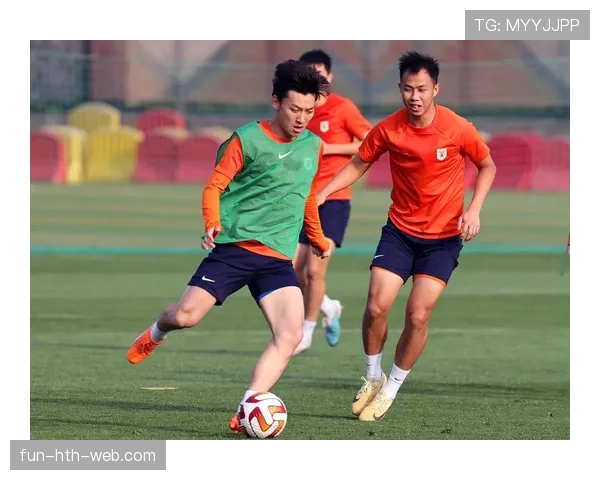 孙准浩训练完直接去夜市撸串，这自律人设是不是有点绷不住了？